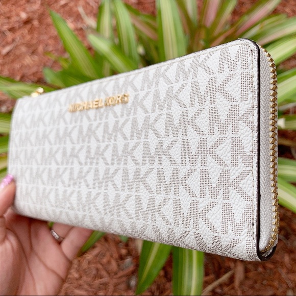 Michael Kors 3/4 zip wallet vanilla mk pink - Picture 6 of 7